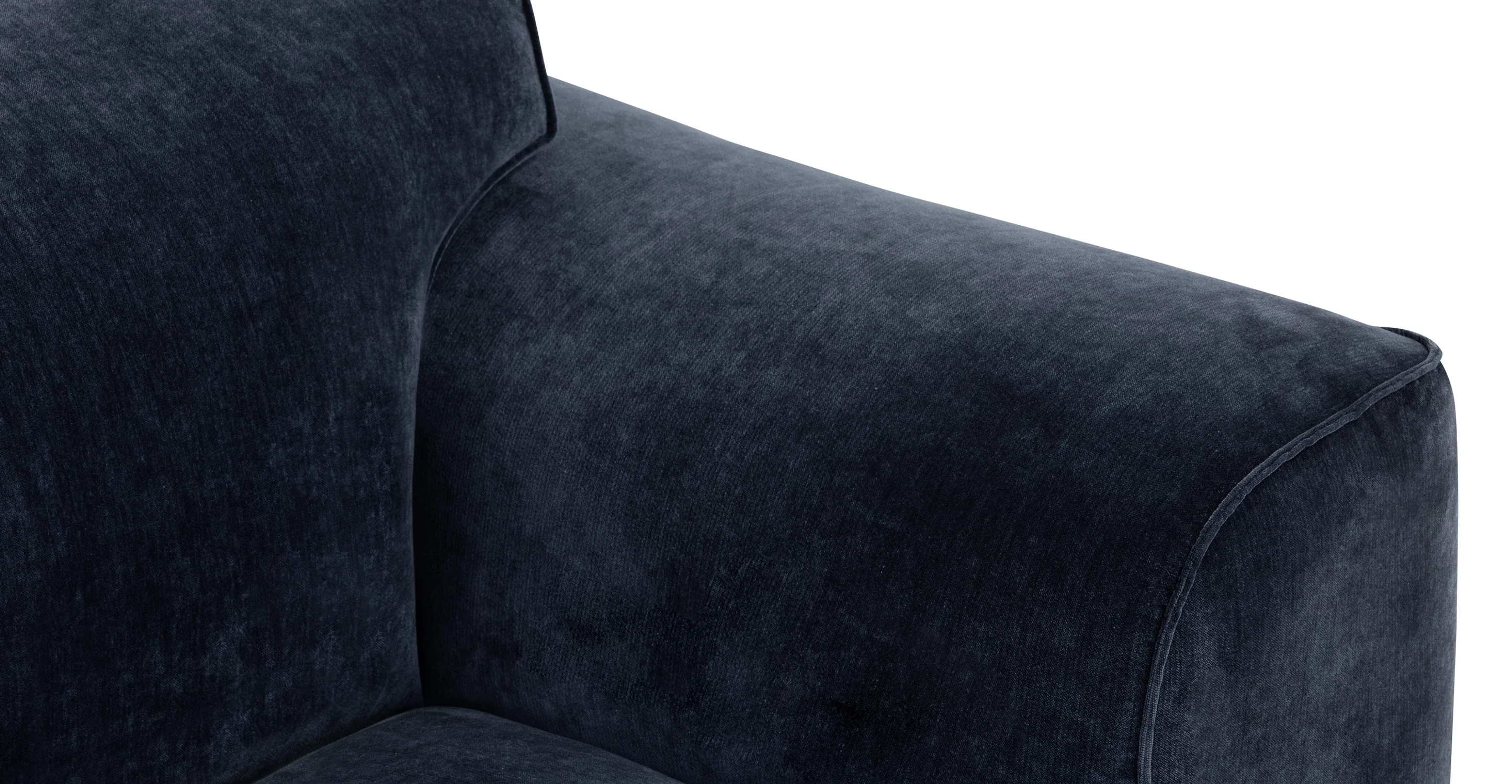 Nardo 107.5" Sofa - Image 44